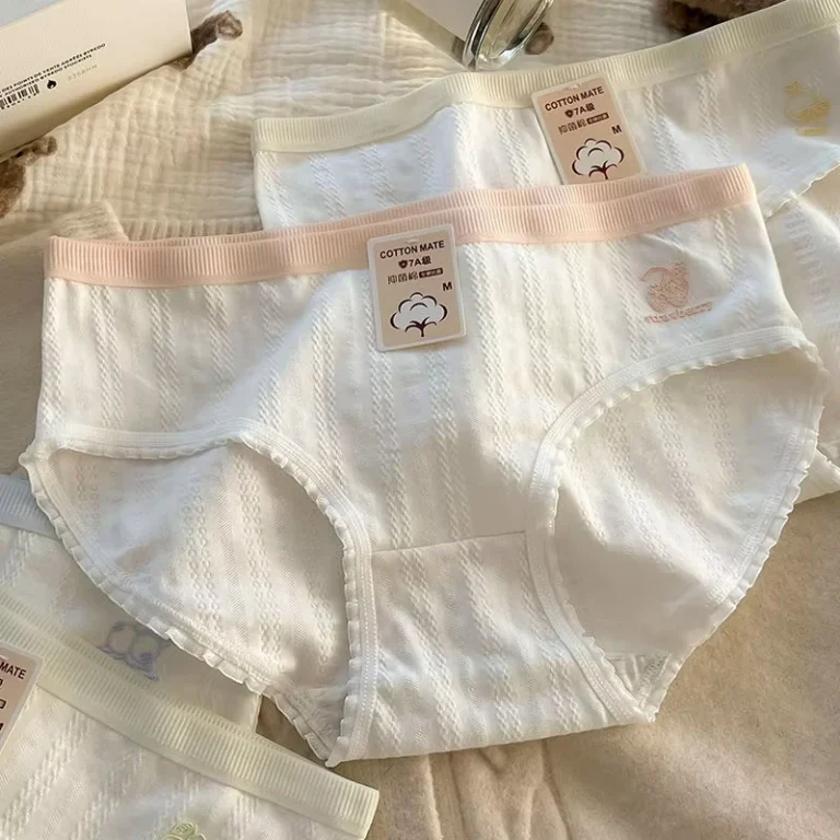 7A-Girls-Baby-Cotton-Jacquard-Underwear-Breathable-Mid-Rise-Hip-Hugging-Teenage-Student-Briefs-with-Inner-Crotch