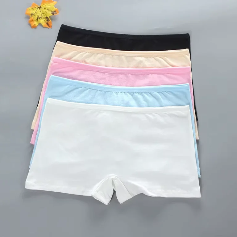 8230588-High-School-Girl-Underwear-Boxer-Trousers-Trousers-Pure-Cotton-Solid-Color-Base-Student-Breathable-Underwear