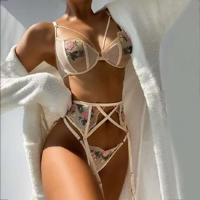 Women-Sexy-Underwear-Women-Bra-Brief-Sets-Lingeries-Floral-Embroidery-Lace-Lingerie-3-Piece-Set