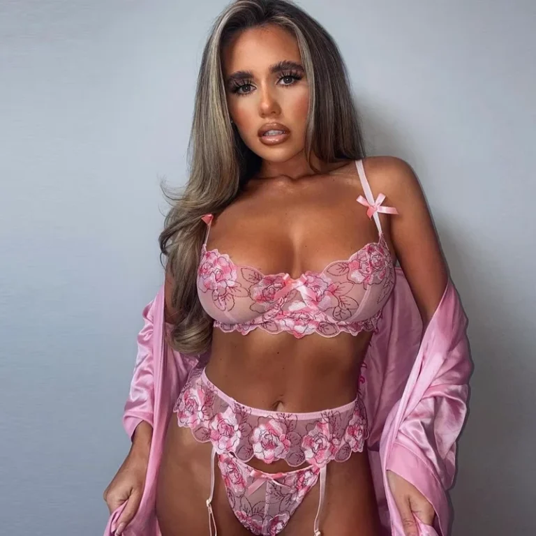 Womens-Underwear-Japan-Sexy-Nighty-Lingerie-Lace-Embroidered-Sexy-Lingeries-Set-With-Garter